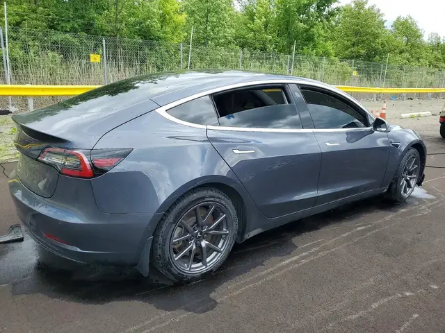 TESLA MODEL 3 2018