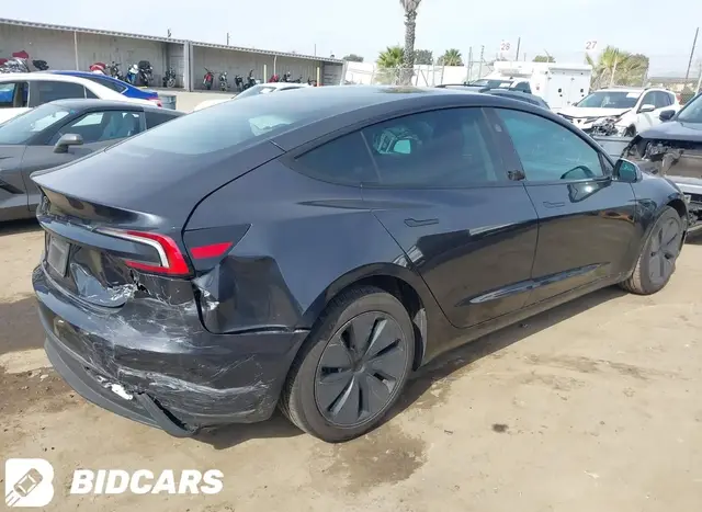 TESLA MODEL 3 2025
