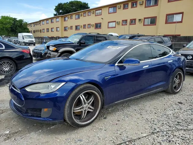 TESLA MODEL S 2016