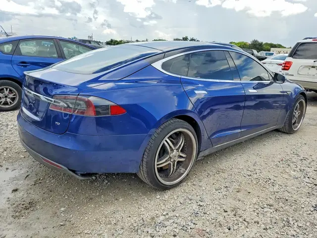 TESLA MODEL S 2016