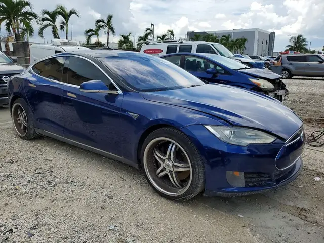 TESLA MODEL S 2016