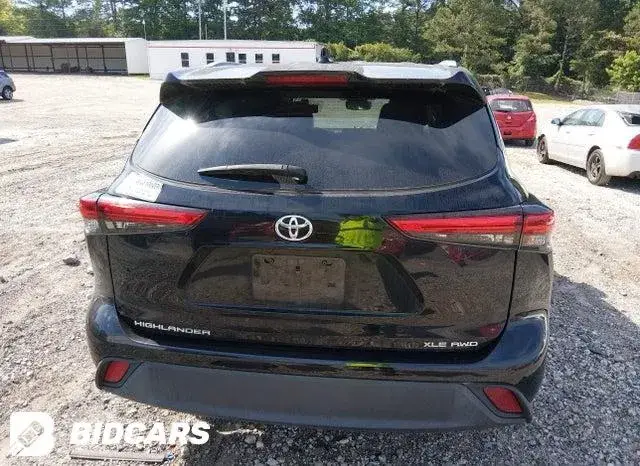 TOYOTA HIGHLANDER XLE 2022