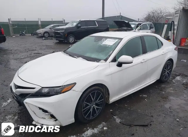 TOYOTA CAMRY SE 2021