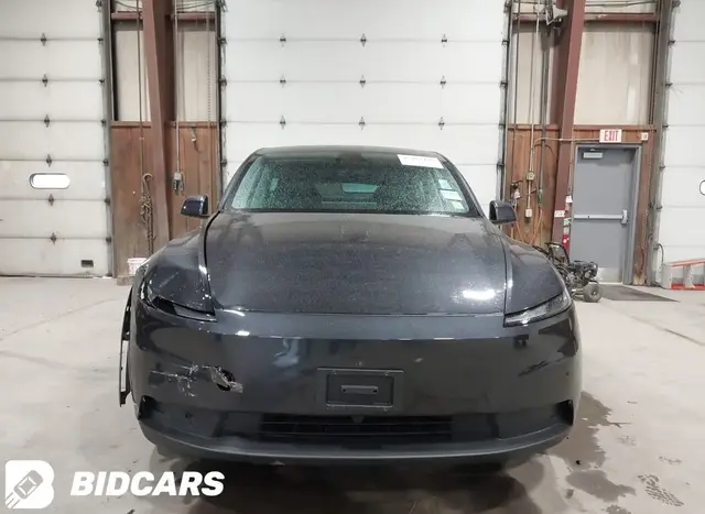 TESLA MODEL Y 2026