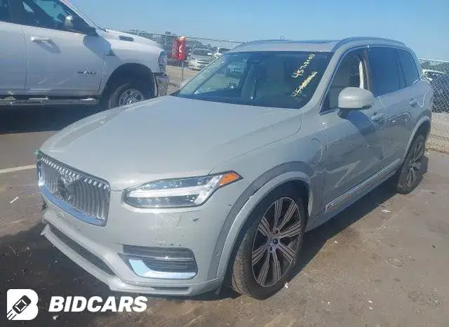 VOLVO XC90 T8 PLUS BRIGHT THEME 7-SEATER 2024