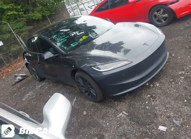 TESLA MODEL 3 2025