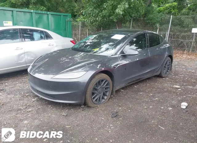 TESLA MODEL 3 2025