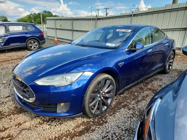 TESLA MODEL S 2015