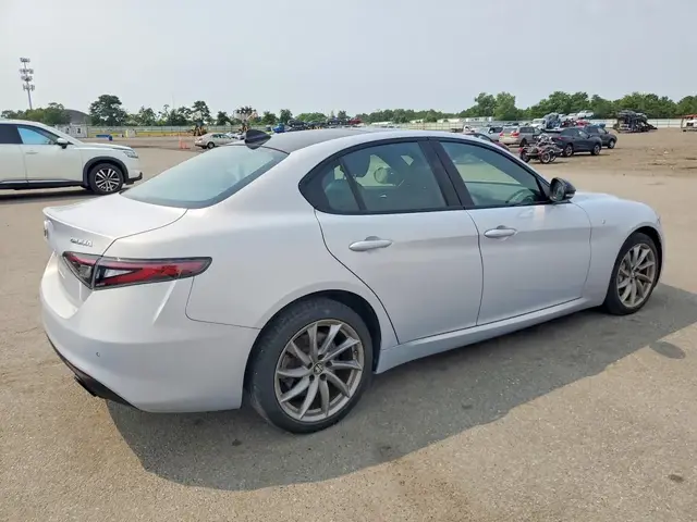 ALFA ROMEO GIULIA TI 2024