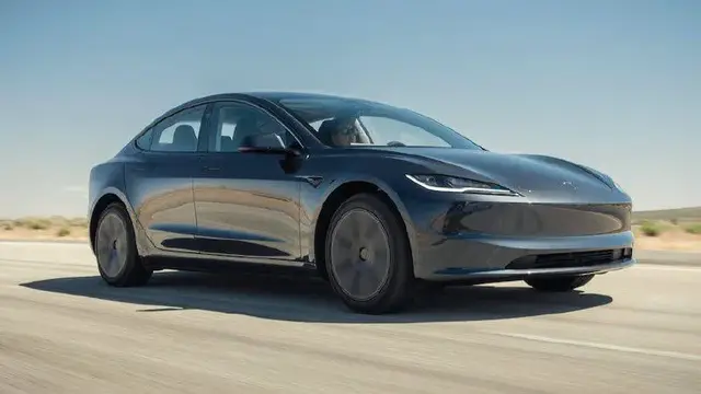 TESLA MODEL 3 2023