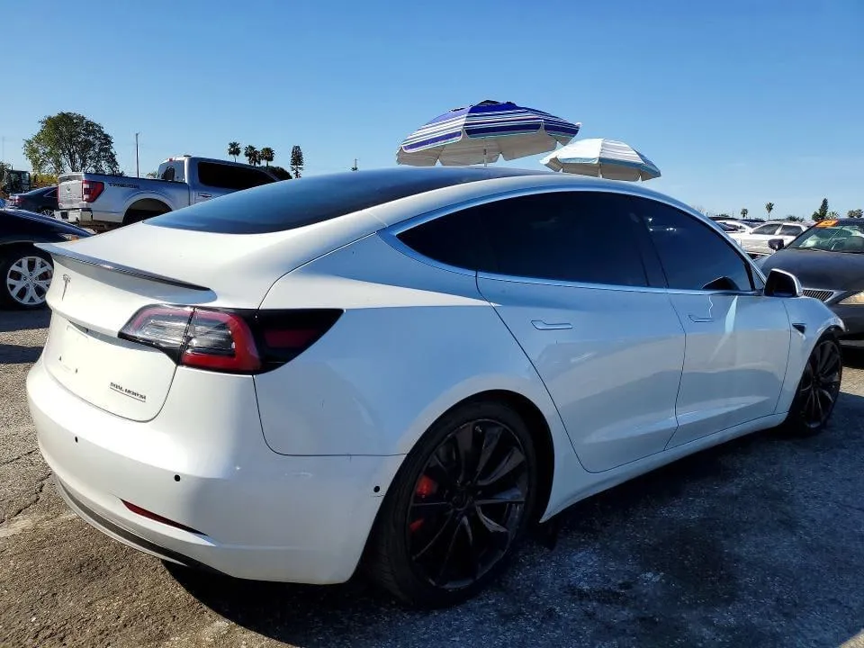 TESLA MODEL 3 PERFORMANCE 2026
