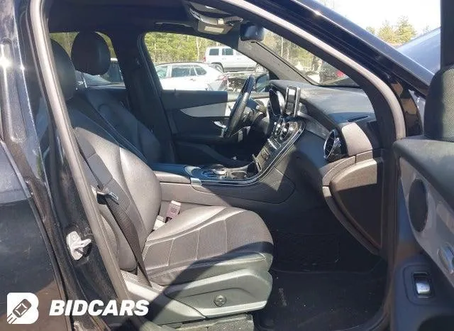 MERCEDES-BENZ GLC 300 2026
