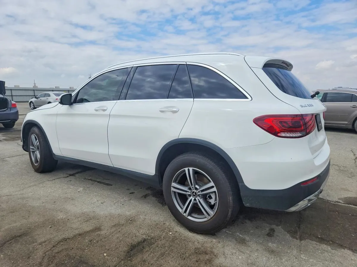MERCEDES-BENZ GLC 300 2020