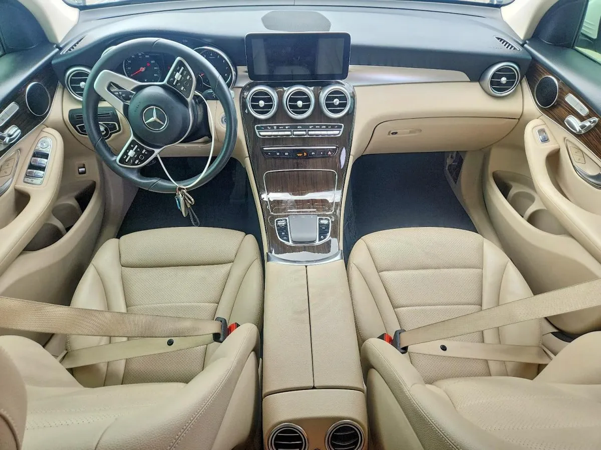 MERCEDES-BENZ GLC 300 2020
