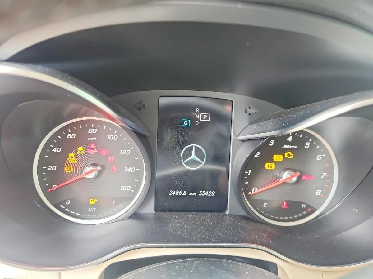MERCEDES-BENZ GLC 300 2020