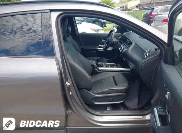 MERCEDES-BENZ GLA 4MATIC 2022
