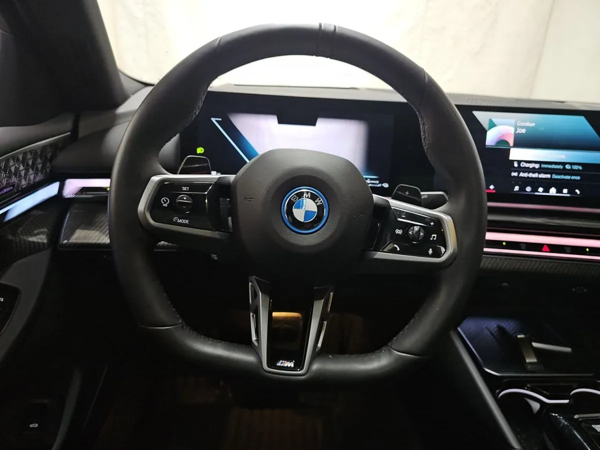 BMW 5 SERIES SEDAN 550E 2026
