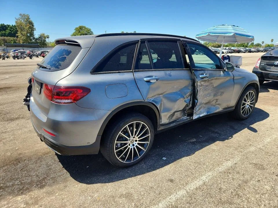 MERCEDES-BENZ GLC 300 2021