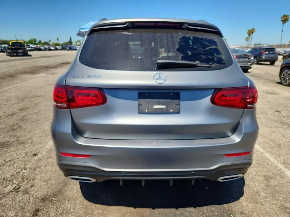 MERCEDES-BENZ GLC 300 2021