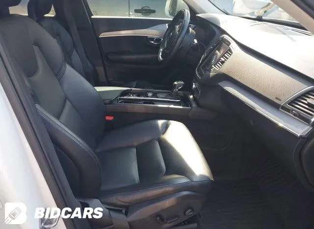 VOLVO XC90 T5 MOMENTUM 7 PASSENGER 2021