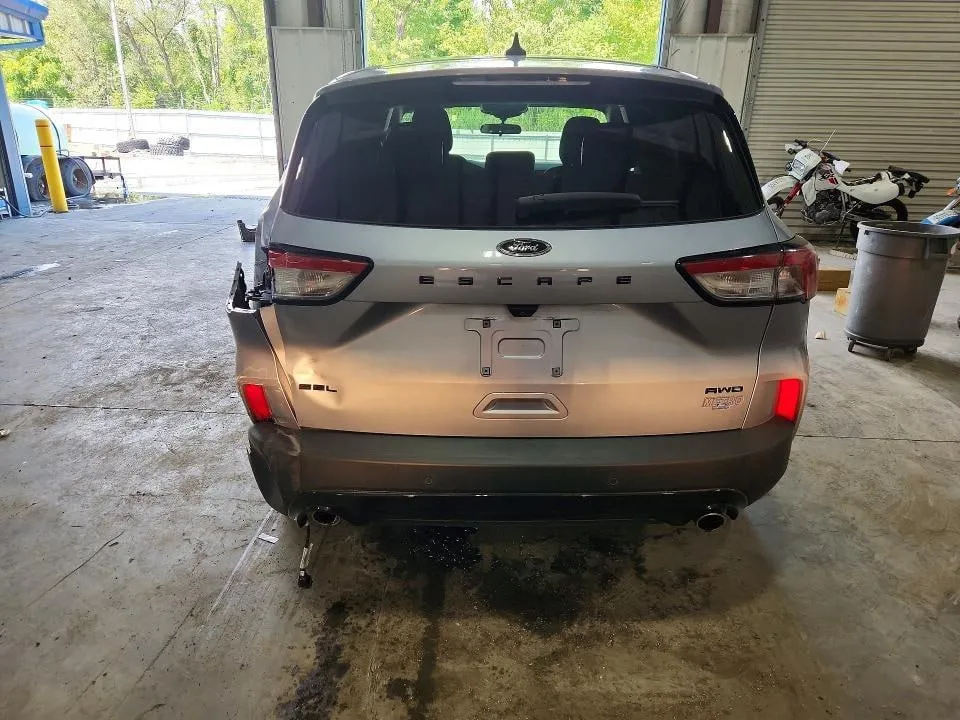 FORD ESCAPE SEL 2022