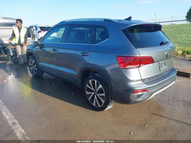 VOLKSWAGEN TAOS 2022