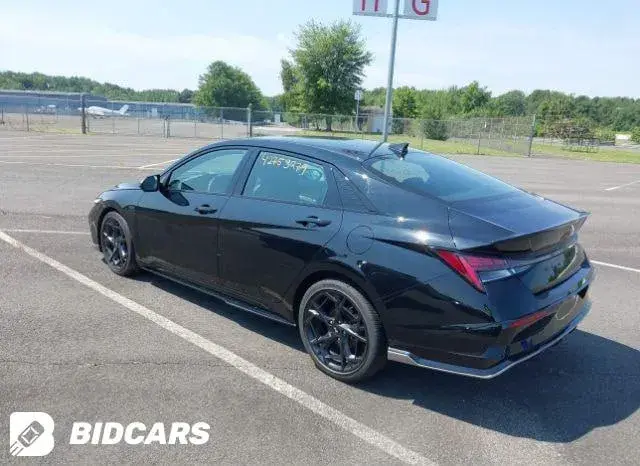 HYUNDAI ELANTRA 2024