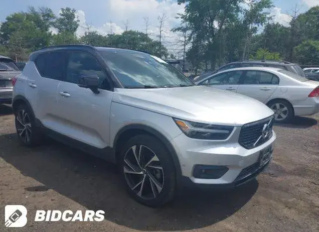 VOLVO XC40 2019