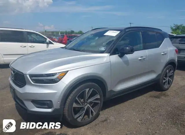 VOLVO XC40 2019