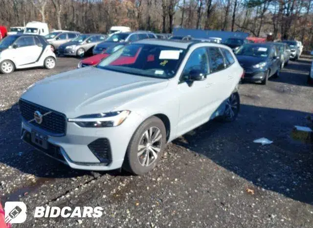 VOLVO XC60 B5 CORE 2024