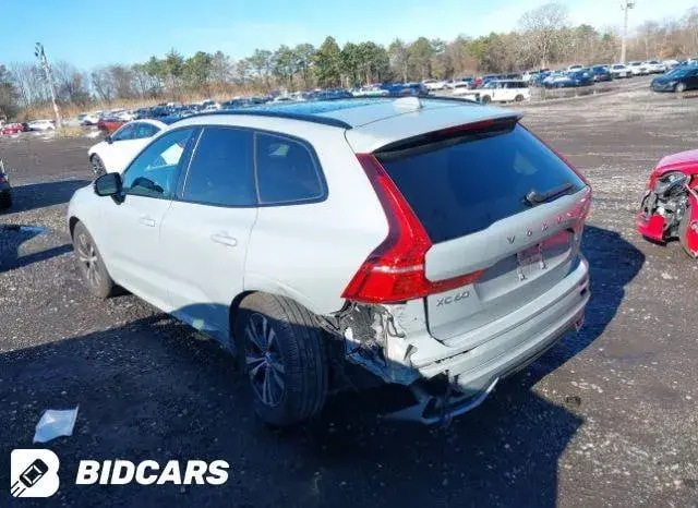 VOLVO XC60 B5 CORE 2024