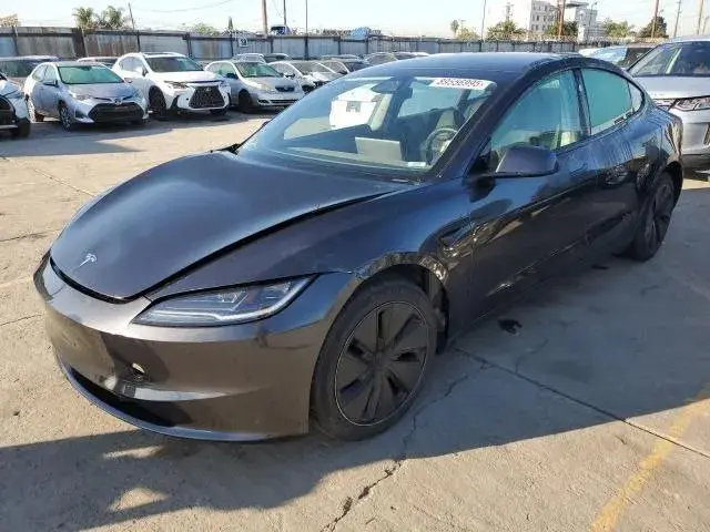 TESLA MODEL 3 2024