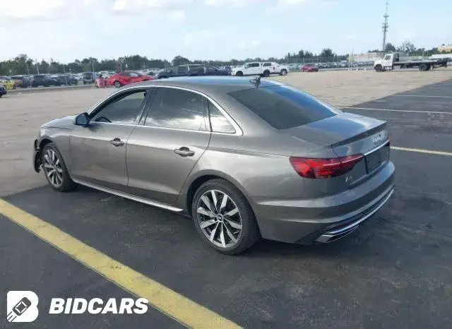 AUDI A4 2021