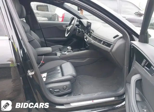AUDI A4 PREMIUM PLUS 45 TFSI S LINE QUATTRO S TRONIC 2024