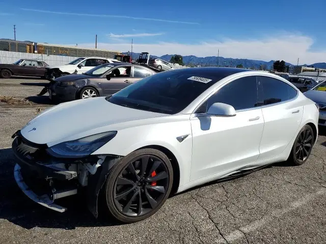 TESLA MODEL 3 PERFORMANCE 2026