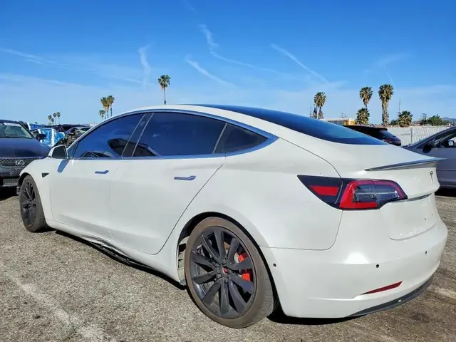TESLA MODEL 3 PERFORMANCE 2026