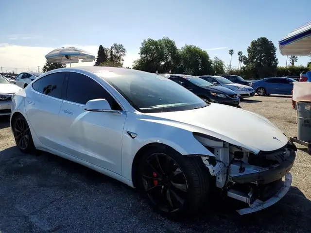 TESLA MODEL 3 PERFORMANCE 2026