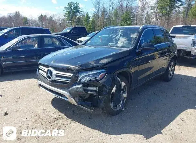 MERCEDES-BENZ GLC 300 2026