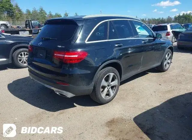 MERCEDES-BENZ GLC 300 2026
