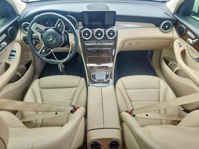 MERCEDES-BENZ GLC 300 2020