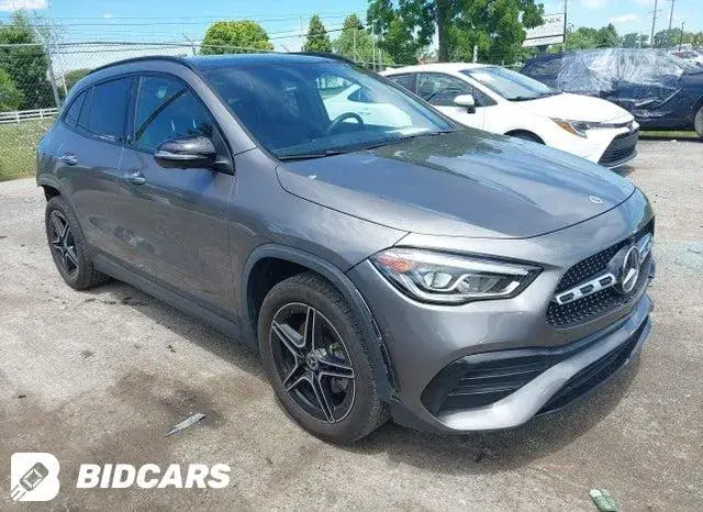 MERCEDES-BENZ GLA 4MATIC 2022