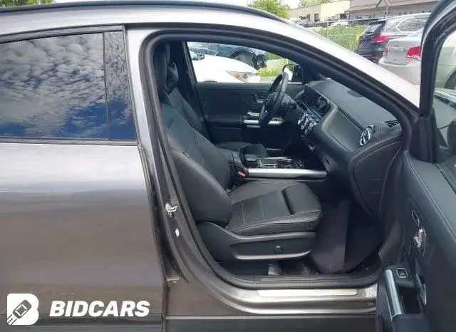 MERCEDES-BENZ GLA 4MATIC 2022