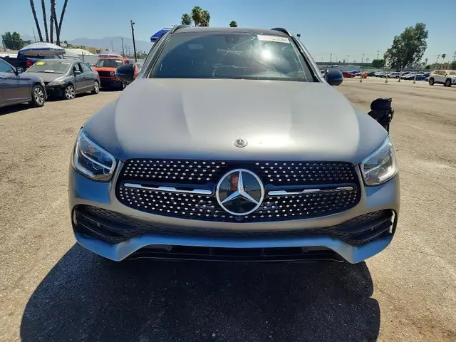 MERCEDES-BENZ GLC 300 2021