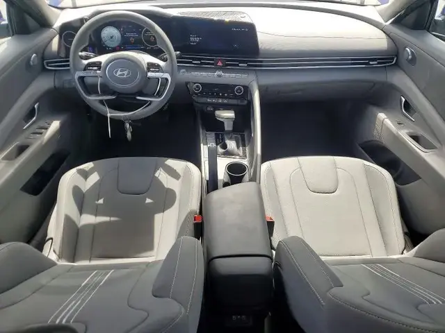 HYUNDAI ELANTRA SEL 2024