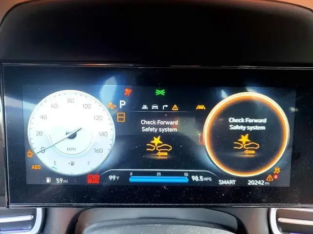 HYUNDAI ELANTRA SEL 2024