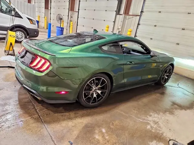 FORD MUSTANG 2022