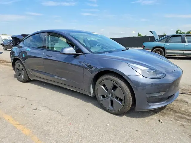 TESLA MODEL 3 2023
