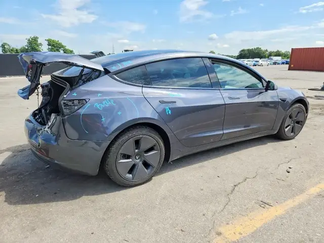 TESLA MODEL 3 2023