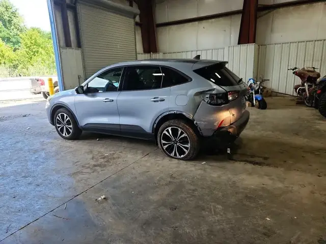 FORD ESCAPE SEL 2022