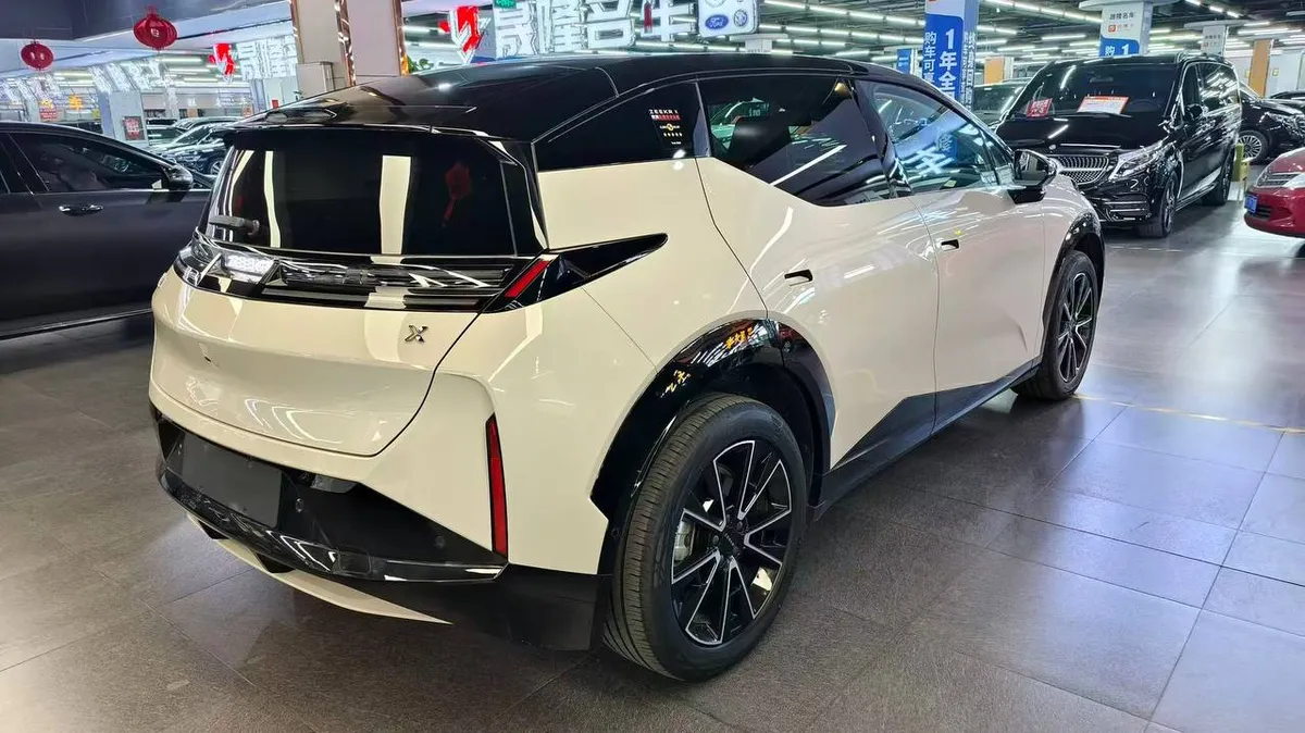 ZEEKR 5-SEATS RWD LONG RANGE 2025